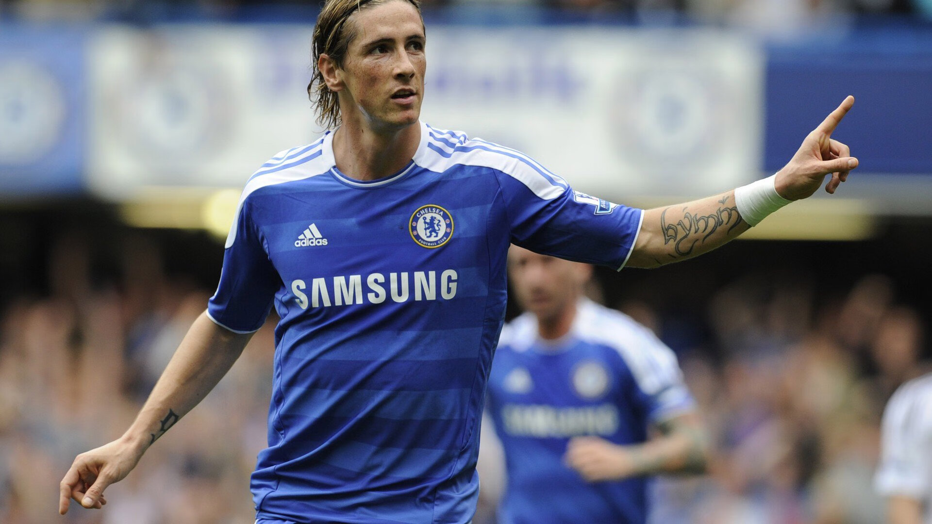 “跑圈铁人”挑战100天百马，惊艳朋友圈，跑100圈视频