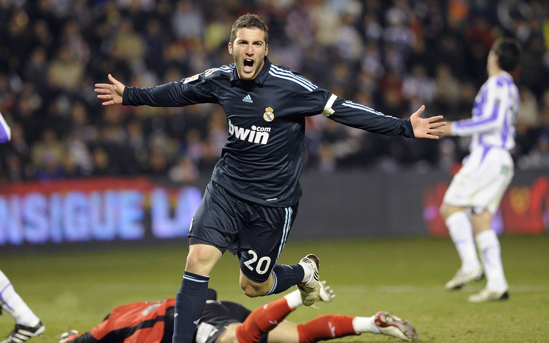 马赛连续赢球,冲击联赛前列,马赛12连败